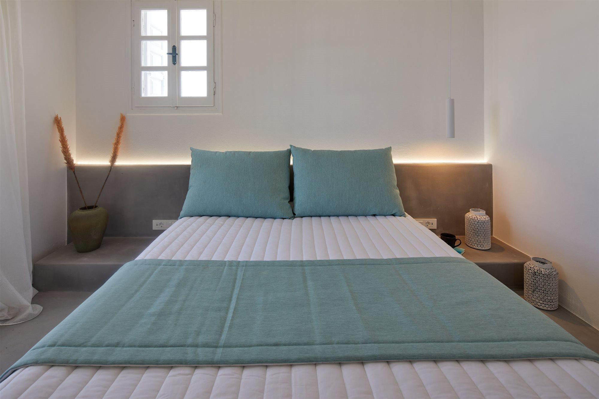 Symmetry Suites Akrotiri  Exterior photo