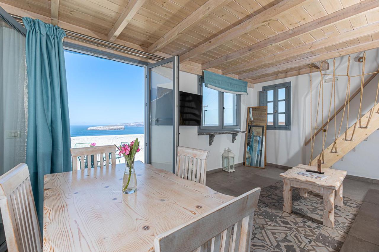 Symmetry Suites Akrotiri  Exterior photo